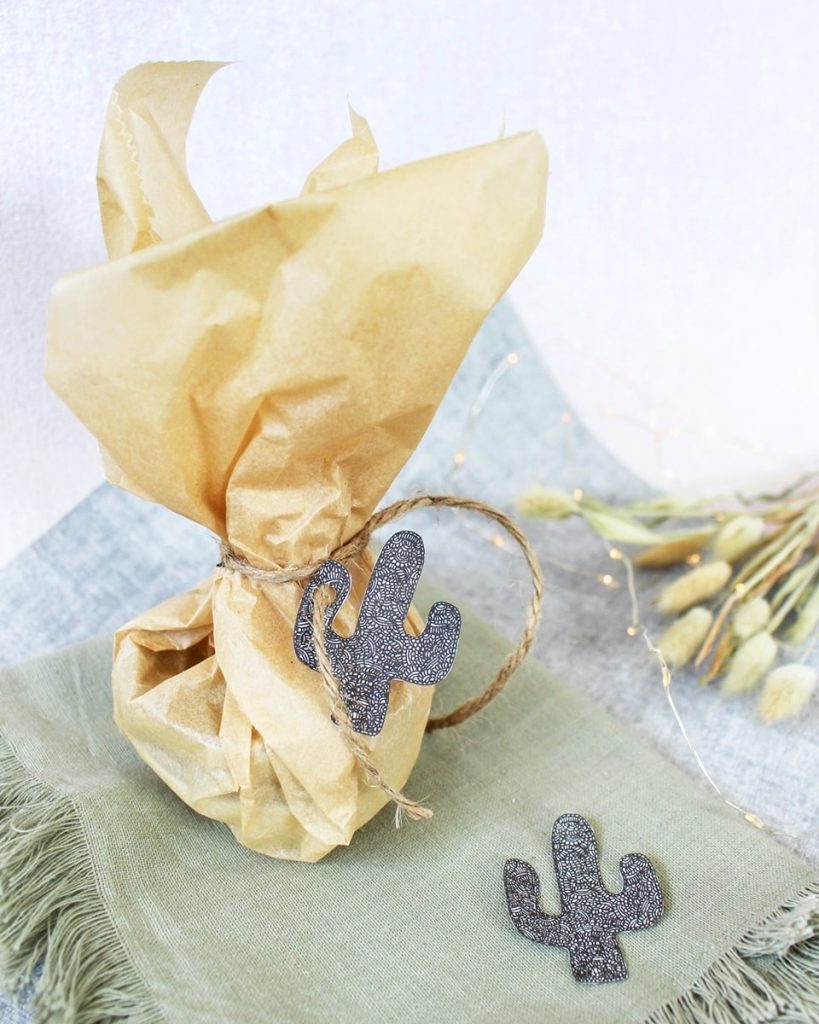 Kaktusparty feiern: gemusterte Geschenkanhänger in Kaktusform | Tinkerhome - Einfache DIYs für Zuhause