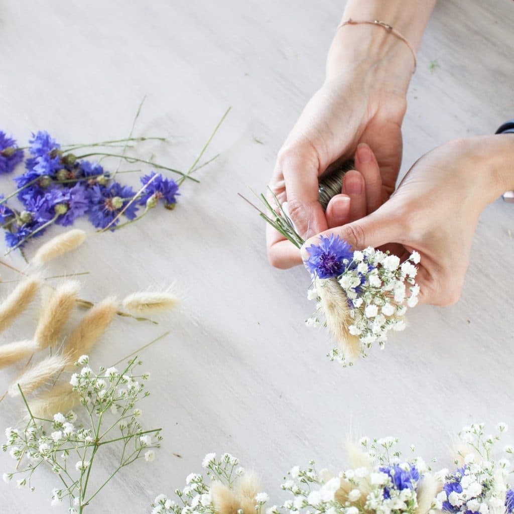 DIY Trockenblumenring: Einen Trockenblumenkranz binden | Tinkerhome - Einfache DIYs für Zuhause