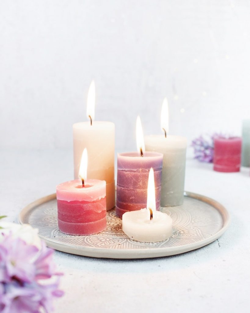Basteln mit Kerzenresten: Kerzen in Toilettenpapierrollen gießen | Tinkerhome - Einfache DIYs für Zuhause
