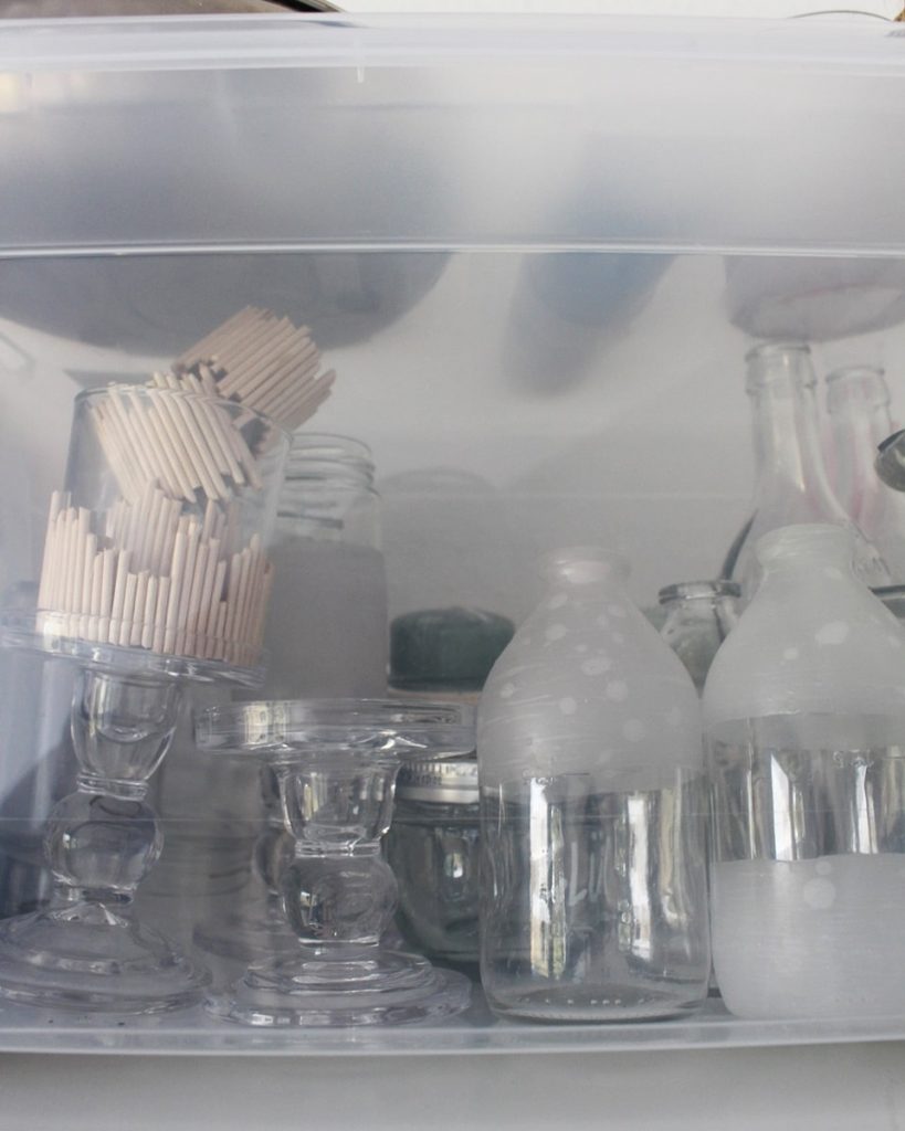 Bastelmaterialien in Plastikboxen ordnen | Tinkerhome - Einfache DIYs für Zuhause