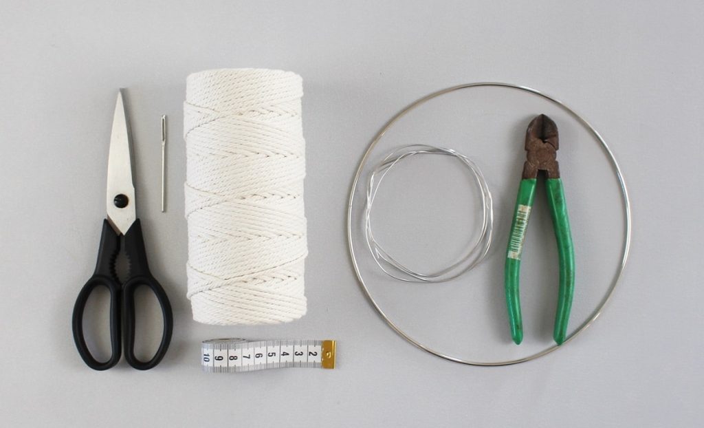 DIY Osterdeko: Material Makramee Osterhasen knüpfen | Tinkerhome: Einfache DIYs für dein Zuhause