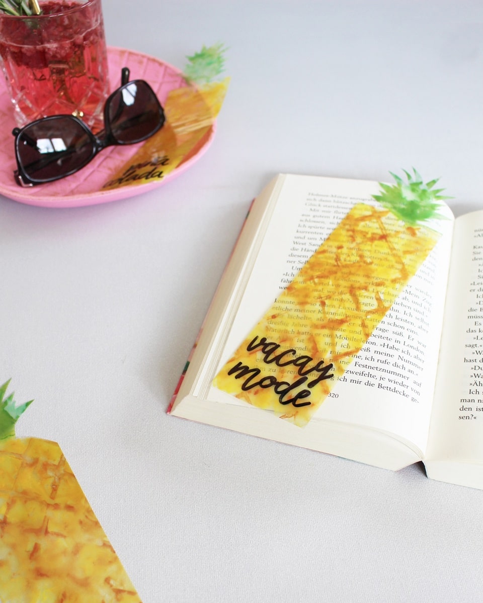 Lesezeichen für den Sommer - DIY Ananas Lesezeichen basteln | Tinkerhome - Einfache DIYs für dein Zuhause