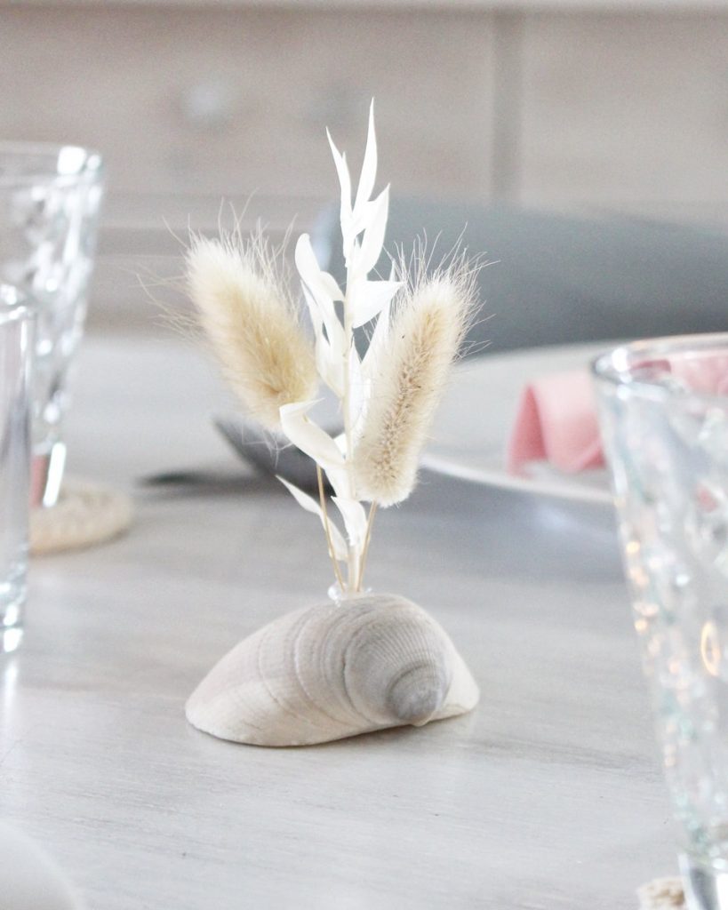 Basteln mit Muscheln: Muscheln mit Trockenblumen | Tinkerhome - Einfache DIYs für Zuhause