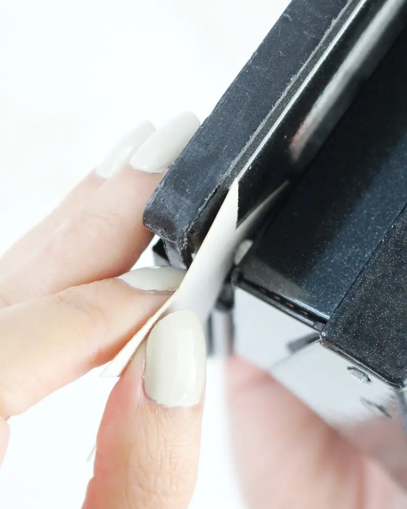 In diesem Jahr rückt das Thema Geld sparen noch mehr in den Vordergrund, als in den letzten Jahren. Ich zeige dir, wie du wunderschöne, aber günstige Upcycling Adventskalender basteln kannst. Dabei geht es in erster Linie um eine nachhaltige und umweltfreundliche Verpackung. Ich habe aber auch eine kleine Sammlung an günstigen Füllideen für den DIY Adventskalender für dich. Nachhaltigen Upcycling Adventskalender selber machen - nachhaltigen diy upcycling adventskalender basteln 10