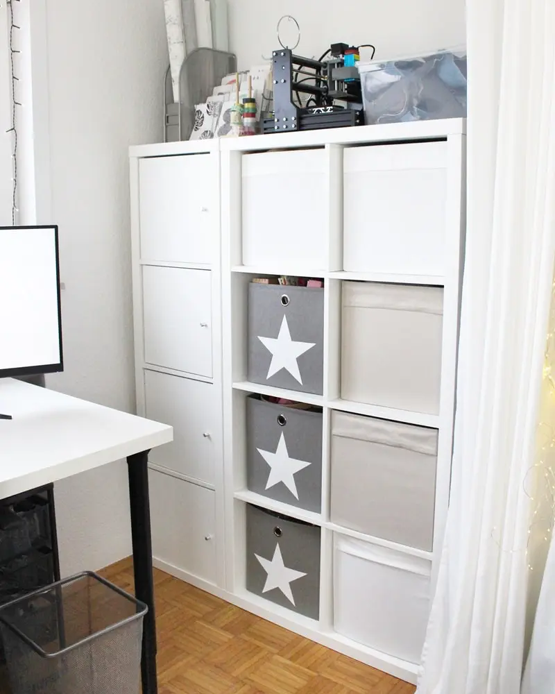 Ich zeige wie du eine Bastelecke einrichten, einen DIY Basteltisch bauen und deine Bastelsachen aufbewahren kannst - inkl. DIY Overhead Stativ Bastelecke einrichten und Bastelsachen aufbewahren | Tinkerhome - Einfache DIYs für dein Zuhause