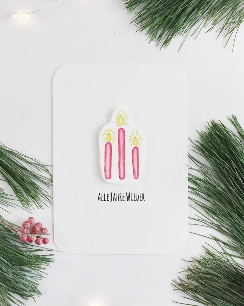 Die Weihnachtszeit ist eine der schönsten und zugleich stressigsten Phasen des Jahres. Die Suche nach den perfekten Geschenken für Freunde und Familie kann ganz schön herausfordernd und nervenaufreibend sein. Ich habe die perfekte Lösung für dich: kleine DIY Weihnachtsgeschenke! Diese persönlichen und handgemachten Mitbringsel sind nicht nur kostengünstig, sondern auch einzigartig. Für manche Ideen brauchst du etwas länger, andere sind schnell gemacht. DIY Weihnachtskarten basteln: 50+ Weihnachtsmotive zum Ausmalen und Audrucken | Tinkerhome - einfache DIYs für dein Zuhause