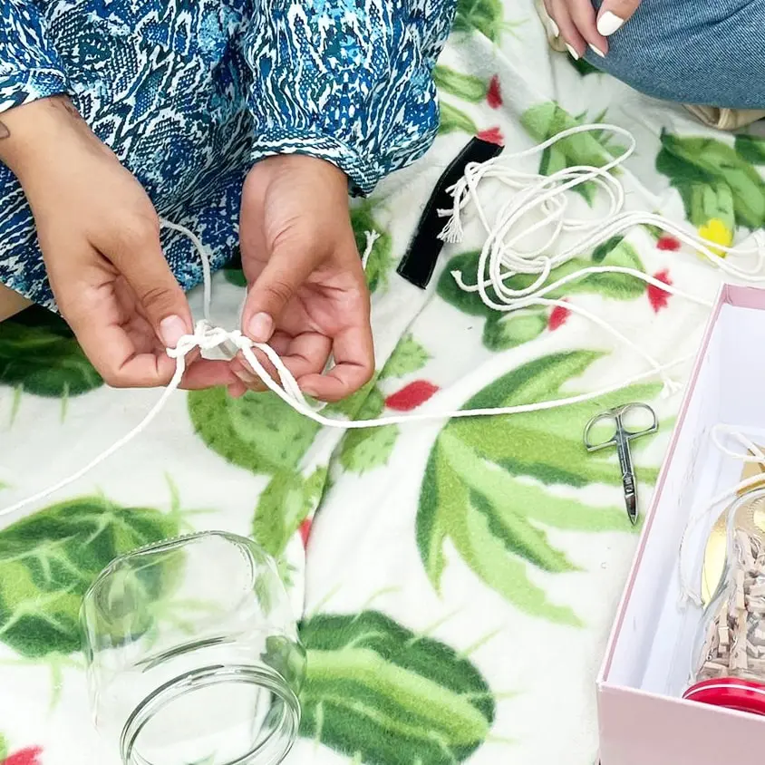 Du möchtest mit mir zusammenarbeiten? Das freut mich natürlich sehr. Lies dir die Seite am besten kurz durch, bevor du mich bzgl. einer Kooperation kontaktierst. ARBEITE MIT MIR! - tinkerhome makramee workshop 3