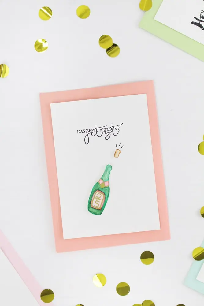 Du möchtest deine eigenen Karten basteln? Selbstgemachte Karten sind ein tolles Geschenk und lassen sich mit wenigen Handgriffen individuell gestalten. Ich zeige dir, wie du wunderschöne Grußkarten gestalten kannst. Von der Materialauswahl über verschiedene Techniken bis hin zu kreativen Ideen für jede Gelegenheit - hier ist alles dabei, was du wissen musst, um einzigartige DIY Karten zu gestalten, die deine Freunde und Familie begeistern werden. Probiere es selber aus, lass deiner Kreativität freien Lauf und sieh, wie viel Freude es bereitet, selbstgemachte Karten zu verschicken bzw. zu verschenken! DIY Geburtstagskarten basteln: 50+ Geburtstagsmotive zum Ausmalen und Audrucken | Tinkerhome - einfache DIYs für dein Zuhause