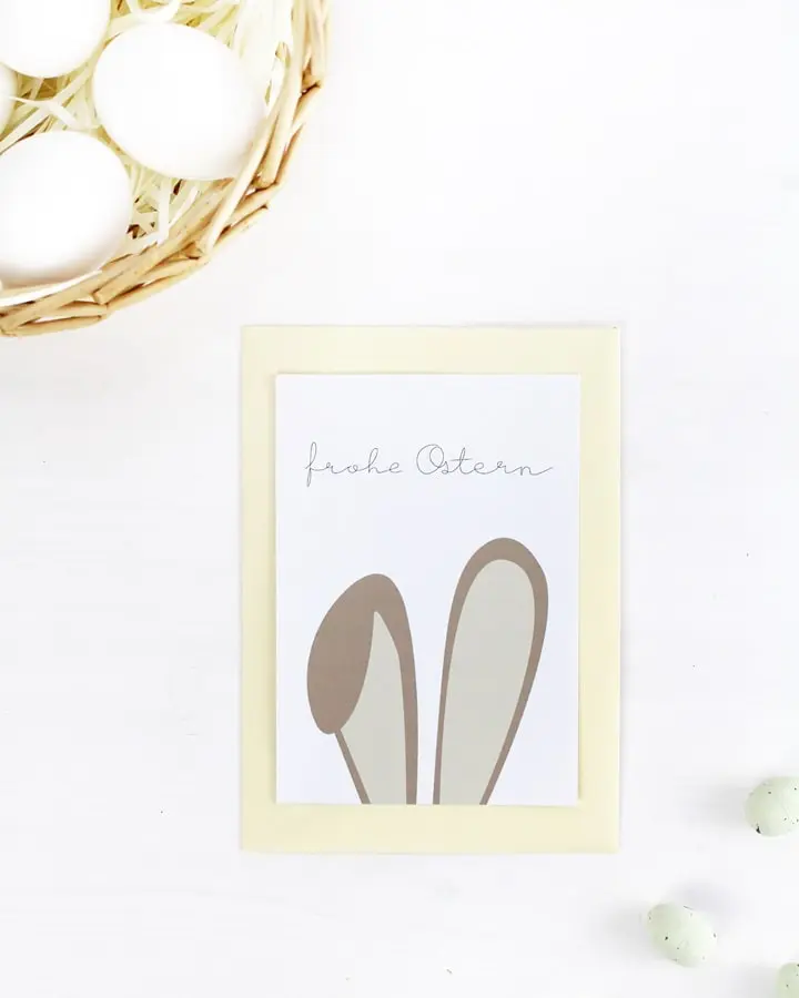 Verschicke kleine Ostergrüße an deine Liebsten mit meinen modernen Osterkarten zum Ausdrucken. Du kannst meine Motive sowohl als Klappkarten, als auch als Postkarten nutzen. Jetzt kaufen & bequem zuhause ausdrucken! 14 moderne Osterkarten zum Ausdrucken als PDF Datei – Perfekt für DIY Ostergrüße | Tinkerhome - Einfache DIYs für dein Zuhause