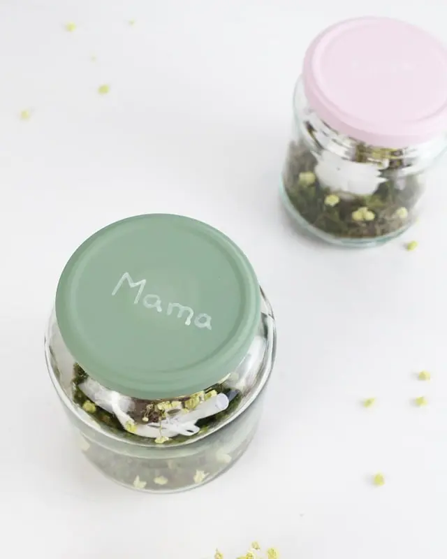 Bald ist Ostern und da habe ich mir natürlich schon Gedanken zu den Ostergeschenken und den Geschenkverpackungen gemacht. Eins steht fest: die Geschenke sollen nachhaltig verpackt werden und natürlich schön aussehen! Meine Ideen habe ich in diesem Blogbeitrag zusammengetragen. Nachhaltige DIY Geschenkverpackung Ostern - diy verpackung geschenk gutschein ostern 15