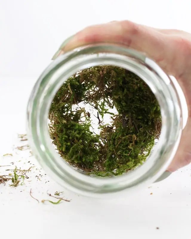 Bald ist Ostern und da habe ich mir natürlich schon Gedanken zu den Ostergeschenken und den Geschenkverpackungen gemacht. Eins steht fest: die Geschenke sollen nachhaltig verpackt werden und natürlich schön aussehen! Meine Ideen habe ich in diesem Blogbeitrag zusammengetragen. Nachhaltige DIY Geschenkverpackung Ostern - diy verpackung geschenk gutschein ostern 3