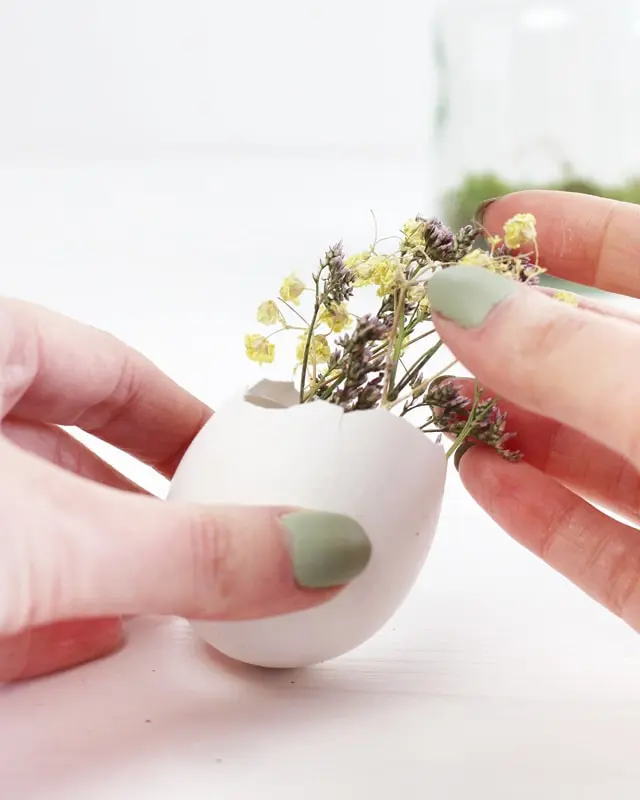 Bald ist Ostern und da habe ich mir natürlich schon Gedanken zu den Ostergeschenken und den Geschenkverpackungen gemacht. Eins steht fest: die Geschenke sollen nachhaltig verpackt werden und natürlich schön aussehen! Meine Ideen habe ich in diesem Blogbeitrag zusammengetragen. Nachhaltige DIY Geschenkverpackung Ostern - diy verpackung geschenk gutschein ostern 4