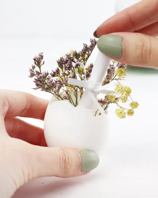 Bald ist Ostern und da habe ich mir natürlich schon Gedanken zu den Ostergeschenken und den Geschenkverpackungen gemacht. Eins steht fest: die Geschenke sollen nachhaltig verpackt werden und natürlich schön aussehen! Meine Ideen habe ich in diesem Blogbeitrag zusammengetragen. Nachhaltige DIY Geschenkverpackung Ostern - diy verpackung geschenk gutschein ostern 8