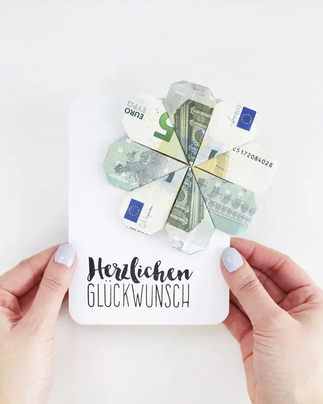 Geldgeschenk: Geld falten als Hochzeitsgeschenk - Herz, Eheringe, Kleeblatt, Schiffchen / Boot Geld falten als Hochzeitsgeschenk - geldscheine falten kleeblatt 6