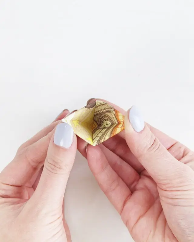 Geldgeschenk: Geld falten als Hochzeitsgeschenk - Herz, Eheringe, Kleeblatt, Schiffchen / Boot Geld falten als Hochzeitsgeschenk - geldscheine falten schiffchen 21