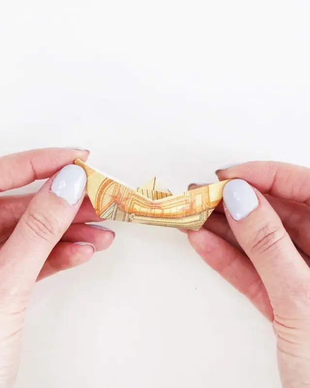 Geldgeschenk: Geld falten als Hochzeitsgeschenk - Herz, Eheringe, Kleeblatt, Schiffchen / Boot Geld falten als Hochzeitsgeschenk - geldscheine falten schiffchen 24