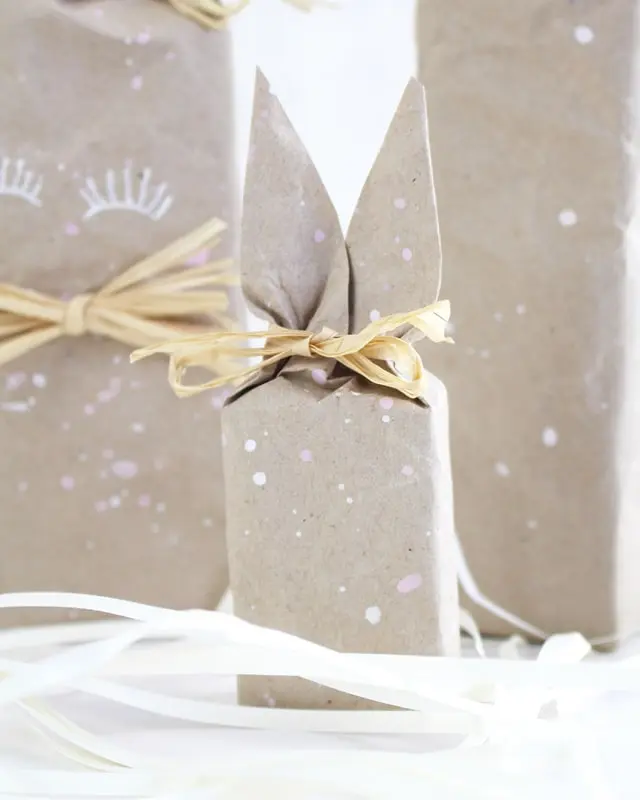 Bald ist Ostern und da habe ich mir natürlich schon Gedanken zu den Ostergeschenken und den Geschenkverpackungen gemacht. Eins steht fest: die Geschenke sollen nachhaltig verpackt werden und natürlich schön aussehen! Meine Ideen habe ich in diesem Blogbeitrag zusammengetragen. Nachhaltige Geschenkverpackung Ostern