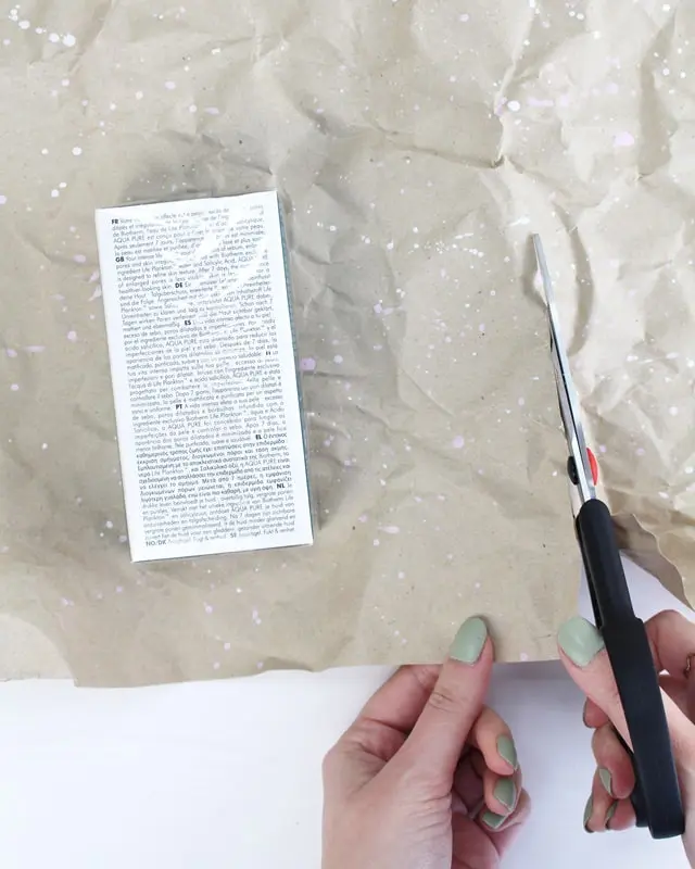 Bald ist Ostern und da habe ich mir natürlich schon Gedanken zu den Ostergeschenken und den Geschenkverpackungen gemacht. Eins steht fest: die Geschenke sollen nachhaltig verpackt werden und natürlich schön aussehen! Meine Ideen habe ich in diesem Blogbeitrag zusammengetragen. Nachhaltige DIY Geschenkverpackung Ostern - nachhaltige diy verpackung gutschein ostern 2