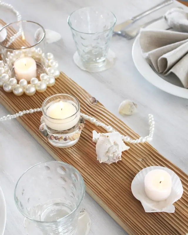 Eine maritime Tischdeko ist perfekt, um eine frische und gemütliche Atmosphäre zu schaffen, die für Urlaubsfeeling sorgt. Ob für eine sommerliche Gartenparty, eine Hochzeit am Strand oder ein entspanntes Abendessen im maritimen Stil - mit meinen kreativen Ideen und Elementen kannst du deinen Tisch in einen maritimen Hingucker verwandeln. Ich zeige dir, wie du mit leicht umsetzbaren DIYs eine schlichte maritime Tischdeko basteln kannst. Maritime Tischdeko basteln - maritime diy tischdeko 10