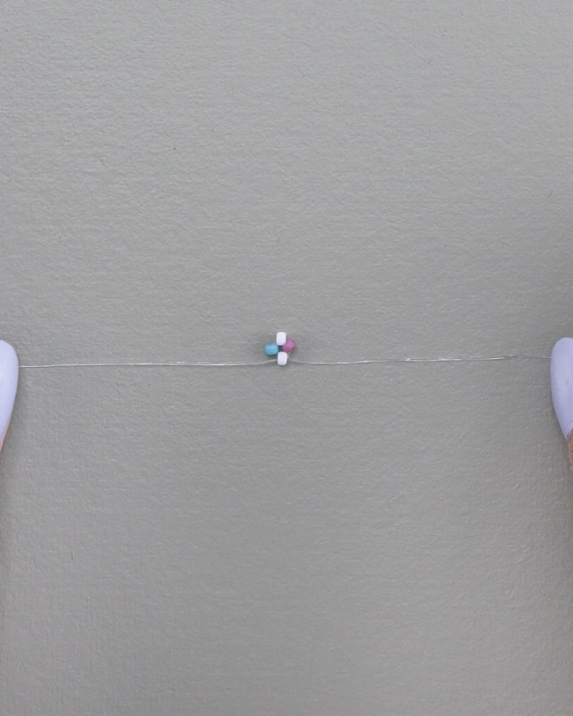 DIY Perlenarmbänder basteln - 3 kinderleichte Ideen - diy perlen armband raute 3