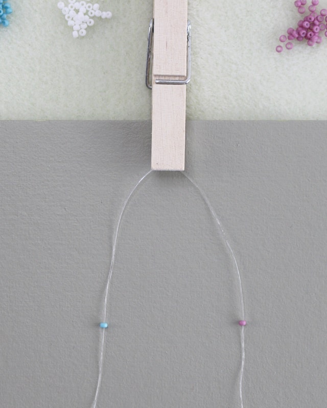 DIY Perlenarmbänder basteln - 3 kinderleichte Ideen - diy perlen armband raute 5