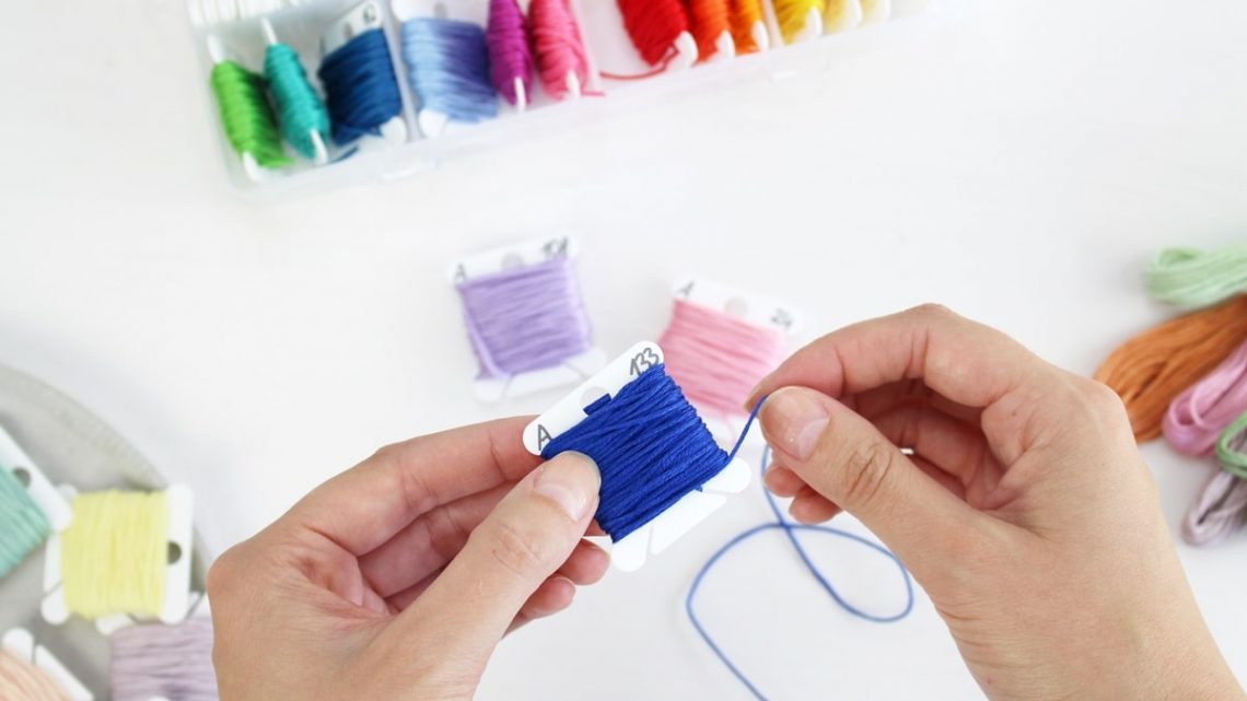 Material zum Sticken für Anfänger - Stickgarn aufwickeln | Tinkerhome - Einfache DIYs für dein Zuhause