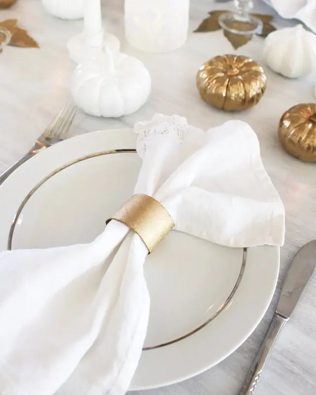 Schlichte DIY Herbst Tischdeko - diy serviettenringe aus klopapierrollen 3