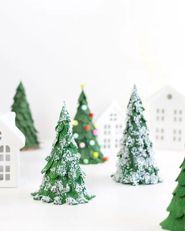 DIY Tannenbäume aus-Krepppapier basteln | Tinkerhome - Einfache DIYs für dein Zuhause