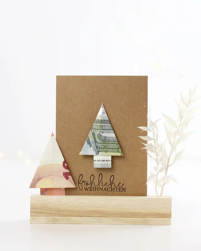 Geldgeschenke zu Weihnachten - Tannenbäume aus Geld falten | Tinkerhome - Einfache DIYs für dein Zuhause