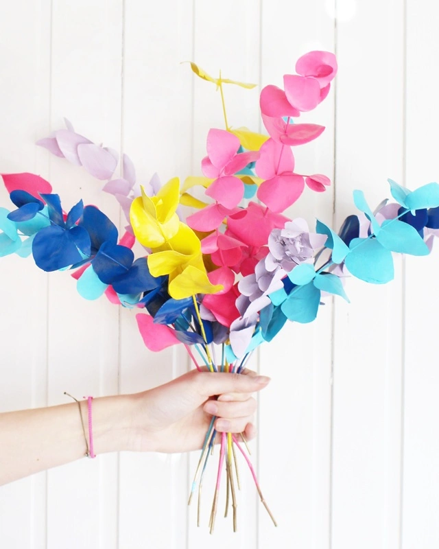 Günstige DIY Dopamine Decor basteln - diy dopamine decor bunter eukalyptus 2