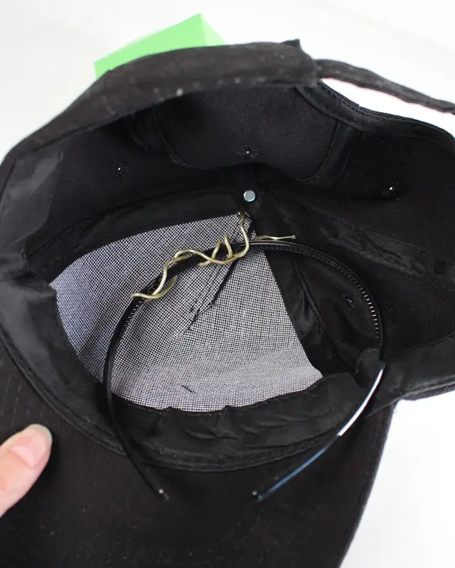 Karneval steht vor der Tür und du hast noch kein Kostüm? Keine Sorge! In diesem Last Minute DIY zeige ich dir, wie du ganz einfach ein Sims Kostüm selber machen kannst. Mit nur wenigen Materialien bastelst du in kurzer Zeit den ikonischen Plumbob – das grüne Symbol, das über den Köpfen der Sims schwebt. So verwandelst du dich blitzschnell in eine Spielfigur. Ideal für ein schnelles, kreatives und witziges Karnevalskostüm - und perfekt geeignet für alle Kostümmuffel! Sims Kostüm selber machen – schnelles Last Minute DIY für Karneval | Tinkerhome - Einfache DIYs für dein Zuhause