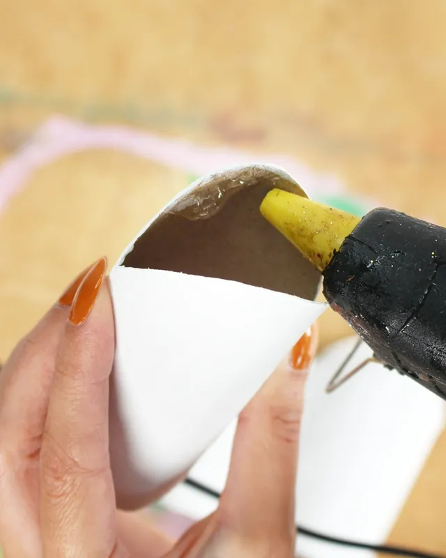 DIY Gespenster basteln: 8 gruselig einfache Halloween Geister - diy geister aus toilettenpapierrollen basteln 11