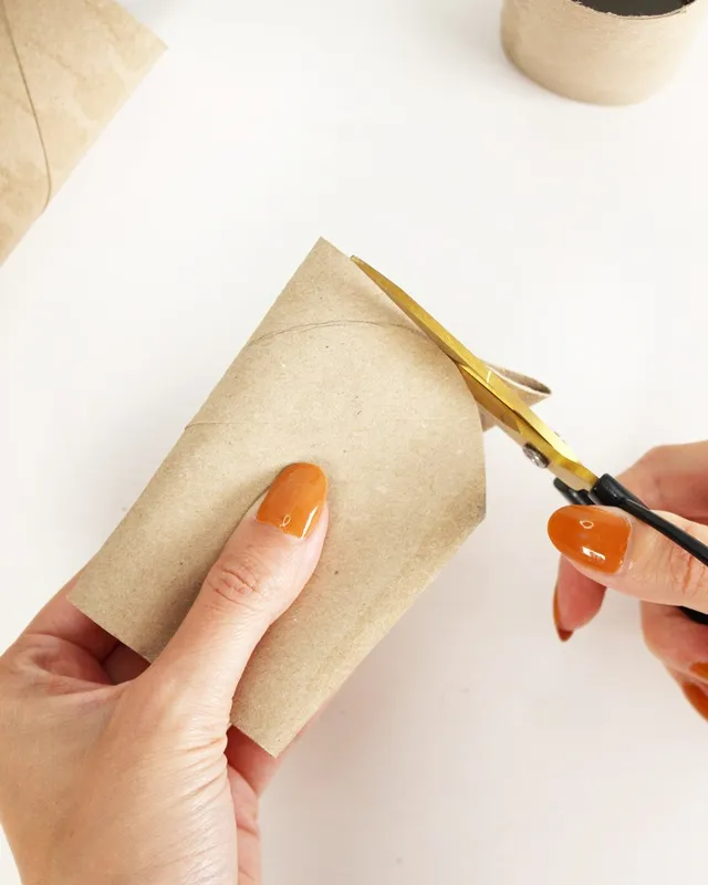 DIY Gespenster basteln: 8 gruselig einfache Halloween Geister - diy geister aus toilettenpapierrollen basteln 2
