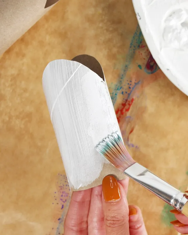 DIY Gespenster basteln: 8 gruselig einfache Halloween Geister - diy geister aus toilettenpapierrollen basteln 3
