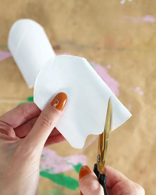 DIY Gespenster basteln: 8 gruselig einfache Halloween Geister - diy geister aus toilettenpapierrollen basteln 6