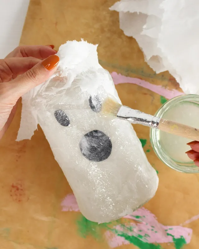 DIY Gespenster basteln: 8 gruselig einfache Halloween Geister - diy leuchtende geister basteln 4