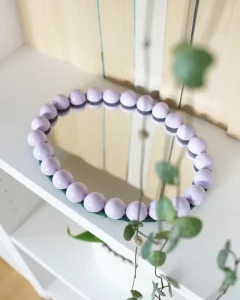 Auf meinem YouTube-Kanal findest du einige einfache DIYs, die du auch auf meinem Blog findest, aber auch Bastelideen, die du hier nicht findest. Es lohnt sich also vorbeizuschauen und mehr Ideen zu entdecken. Es gibt dort sowohl sehr ausführliche Anleitungen mit einer Menge Tipps und Tricks, als auch kurze Bastelvideos mit einfachen DIYs zum schnellen Nachbasteln. Upcycling Spiegel: 3 einfache Ideen zum Spiegel verschönern