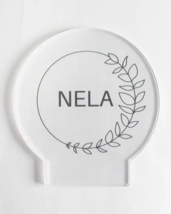 Du hast sie bestimmt schon mal gesehen: Diese stylischen, leuchtenden Acrylscheiben, die sofort ins Auge fallen. Das Beste daran ist, dass du diese leuchtenden Acrylbilder auch einfach selber machen kannst. Ein individuelles LED Acrylbild basteln ist nämlich viel einfacher, als es aussieht! LED Acrylbild basteln: 3 Kreative DIY Ideen auf Acrylglas - led acrylbild acrylglas gravieren 14